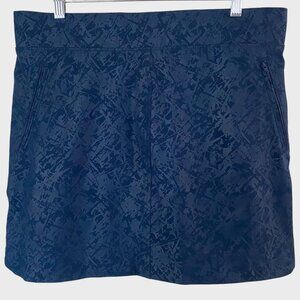 Orvis Embossed Pull-On Travel Skort Womens Large Navy Blue Shattered Glass Print